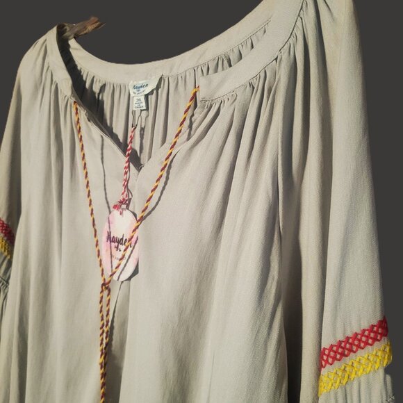 NWT! Hayden Light "Greige" Embroidered Peasant Boho Top Billowed Sleeve - Sz 2X - Picture 2 of 13